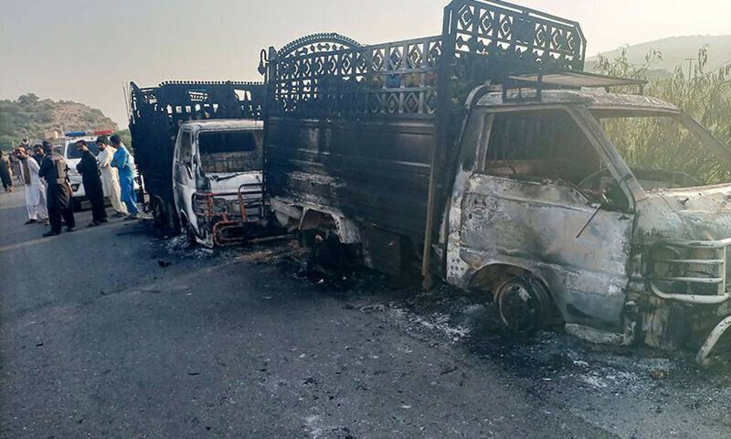 مركبات محترقة بعد هجوم شنه الانفصاليون البلوش بمنطقة مساخيل في بلوشستان (وسائل إعلام باكستانية)