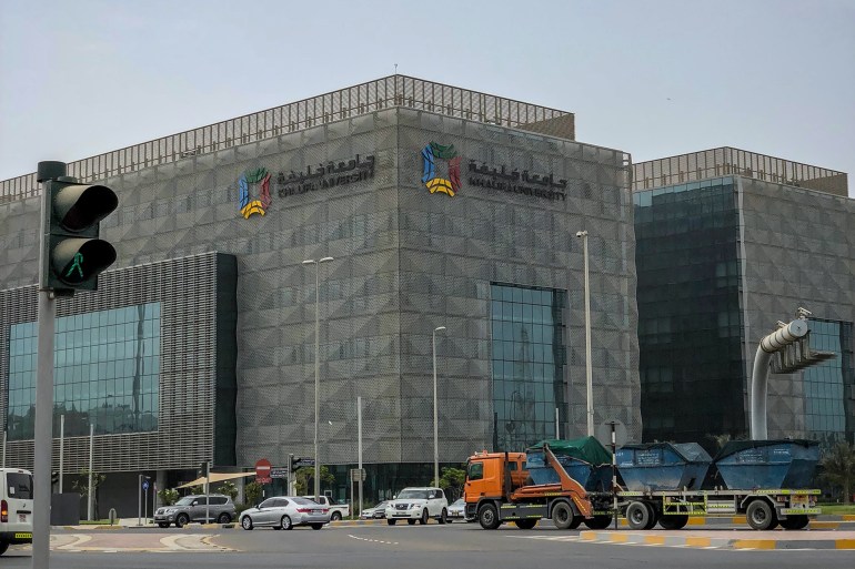 جامعة خليفة في أبو ظبي السادسة عربياً