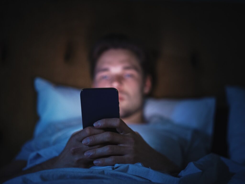 تأجيل النوم الانتقامي.. اكتشف ثمن متعة الثأر من ساعات النهار